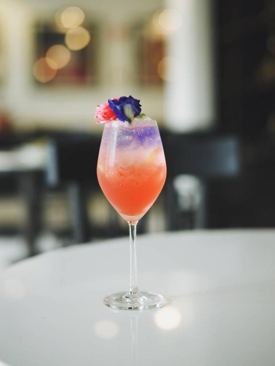 모라 부티크 호텔  치앙라이 외부 사진 A cocktail