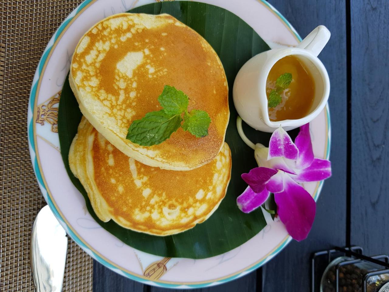 모라 부티크 호텔  치앙라이 외부 사진 A plate of pancakes